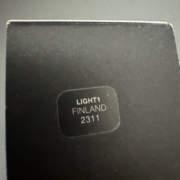 Nars pure radiant tinted moisturizer spf 30 light Finland 2312 - Picture 3 of 3